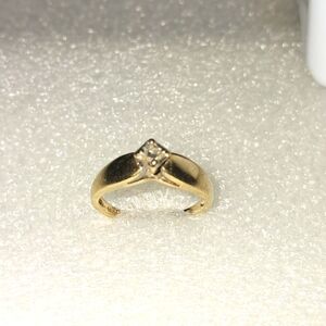 10K gold diamond ring
